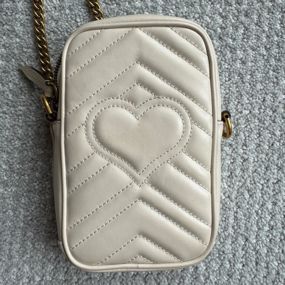 Gucci GG Marmont Vertical Phone Crossbody Bag Matelassé Leather Mini - Picture 5 of 15